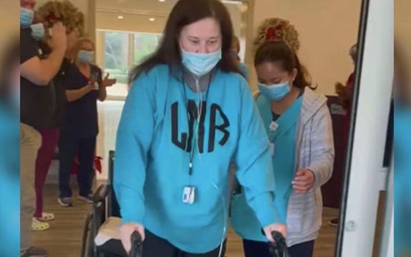 Covid-19: mujer despierta del coma antes de que los médicos la desconecten