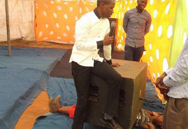 Pastor mata a mujer en su intento por demostrar que el poder de Dios era real