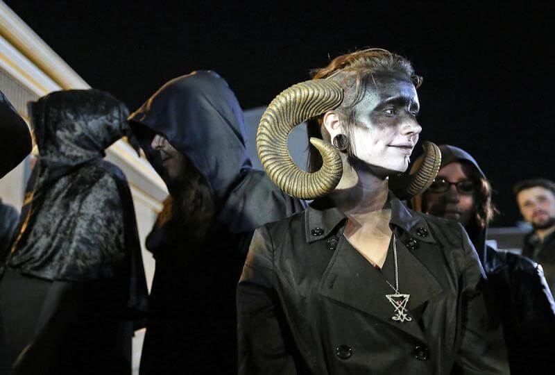 Iglesia se une en oración tras apertura de templo satánico