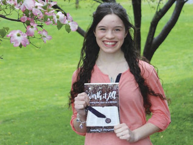 Joven es transformada tras memorizar 6 mil versículos de la Biblia