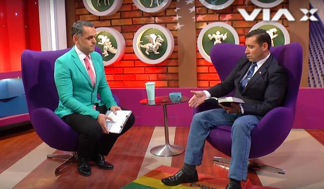 Pastor expulsado de programa TV por pisar bandera gay