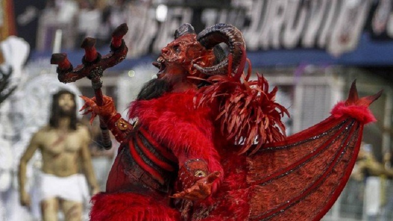 Bancada evangélica: “Satanás vence a Jesús, no es arte, es un crimen”