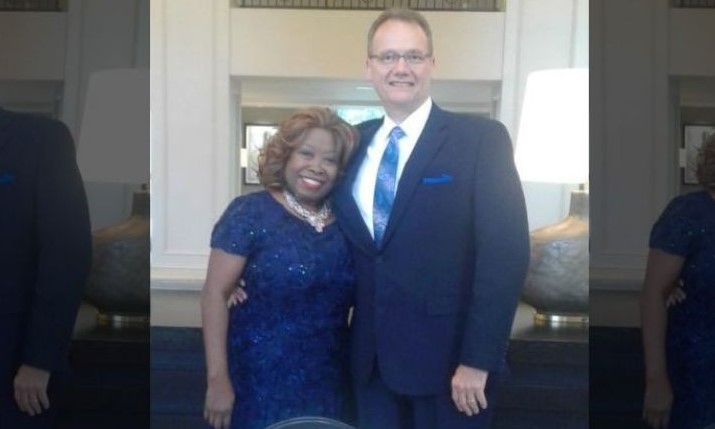 Esposa de pastor inconsciente por Covid-19, despierta tras intensa oración