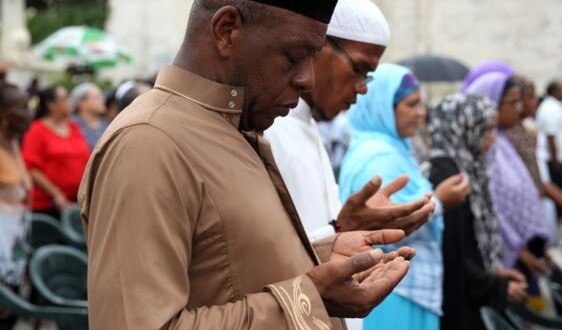 Más de 600 musulmanes se convierten a Jesús por hora, dice experto