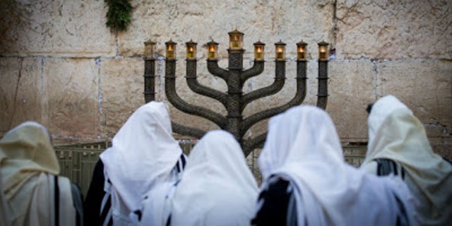 Candelabro y aceite para el Tercer Templo ya están listos