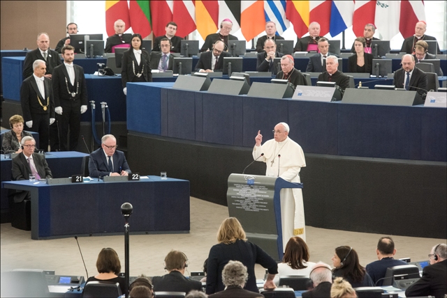 Lideres de la UE piden al papa que les ayude a mantener bloque