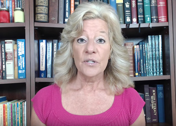 Mujer que profetizó que Trump ganaría advierte de “gran temblor” en EEUU