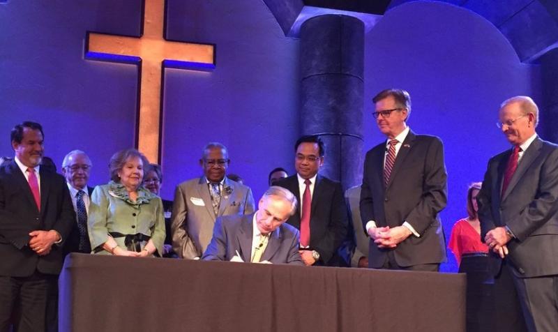 Pastores no tendrán más que someter predicaciones a revisión del gobierno