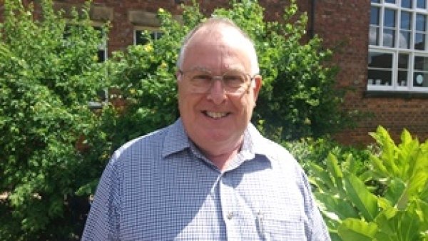 Milagro: Hombre es curado de tumor antes de la cirugía