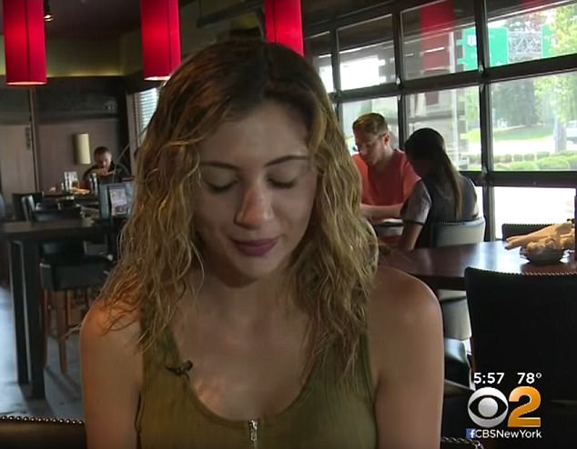 Camarera recibe propina de 1.200 dólares por creer en Dios