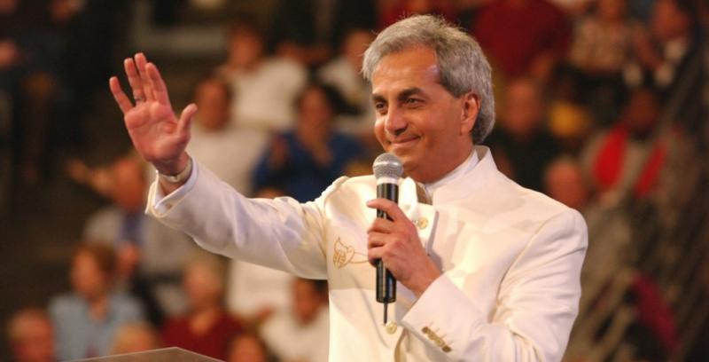 Sobrino de Benny Hinn: “Nuestra versión del evangelio era un gran negocio”