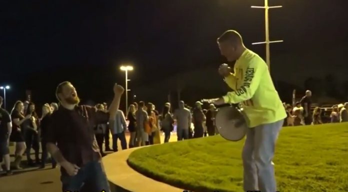 Falsa noticia: Evangelista del que se burlaron no predicó antes de la masacre en Las Vegas