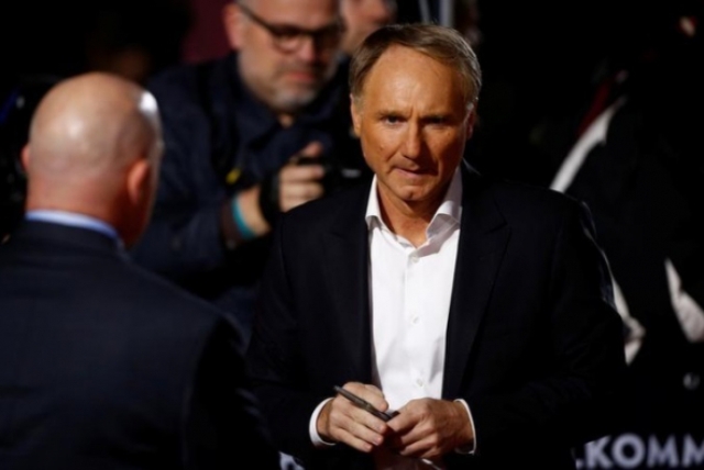 Dan Brown, dice que ha abandonado el cristianismo, pero que no es ateo