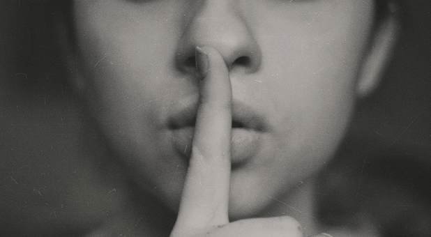 5 maneras impactantes en que los espíritus malignos te engañan y cómo evitarlos