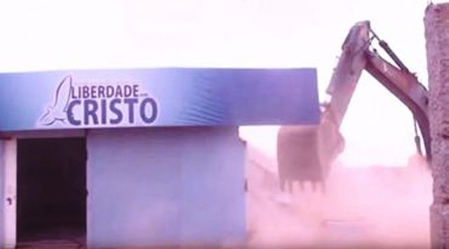 32 iglesias fueron derribadas por gobernador socialista de Brasil