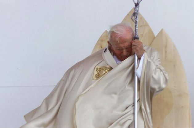 Sacerdote: Papa Juan Pablo II tuvo visión profética de invasión islámica de Europa