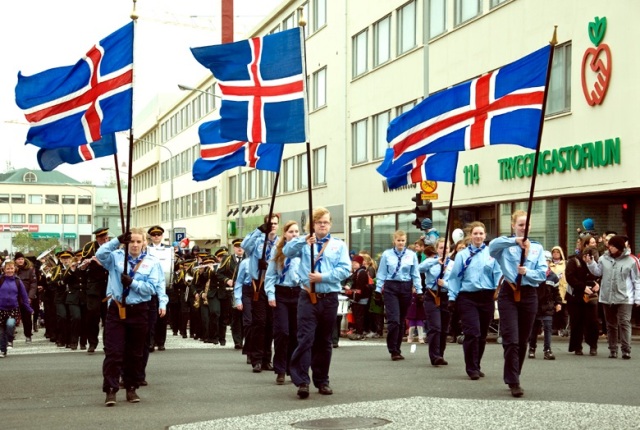 Investigación: 0% de jóvenes islandeses no creen que Dios creó el mundo
