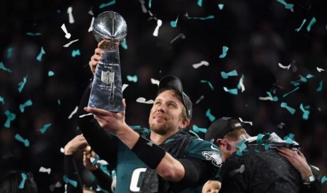 “Toda la Gloria le pertenece a Dios”, dice atleta al vencer mayor torneo de fútbol americano