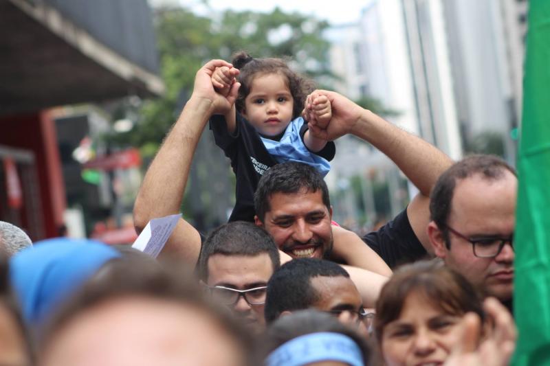 15 mil personas en Brasil marcharon por la vida
