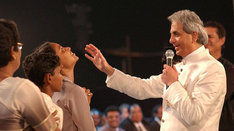 Sobrino de Benny Hinn lanza libro contra evangelio de la prosperidad