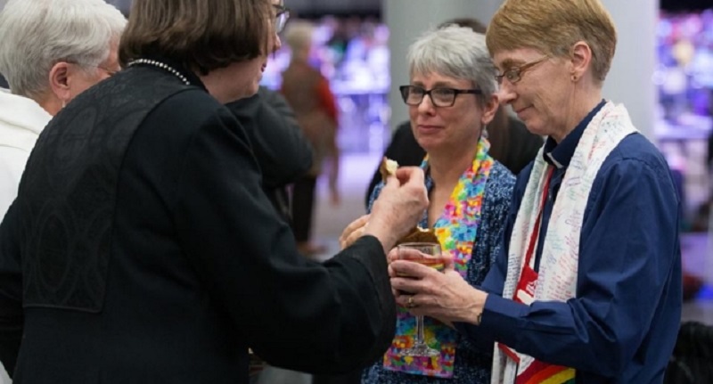 Metodistas LGBT protestan contra su denominación que prohíbe matrimonio gay