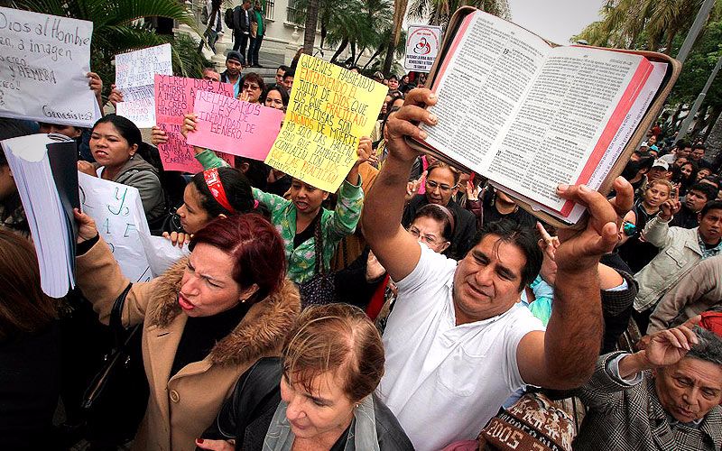 Evangélicos bolivianos quieren elegir un presidente conservador