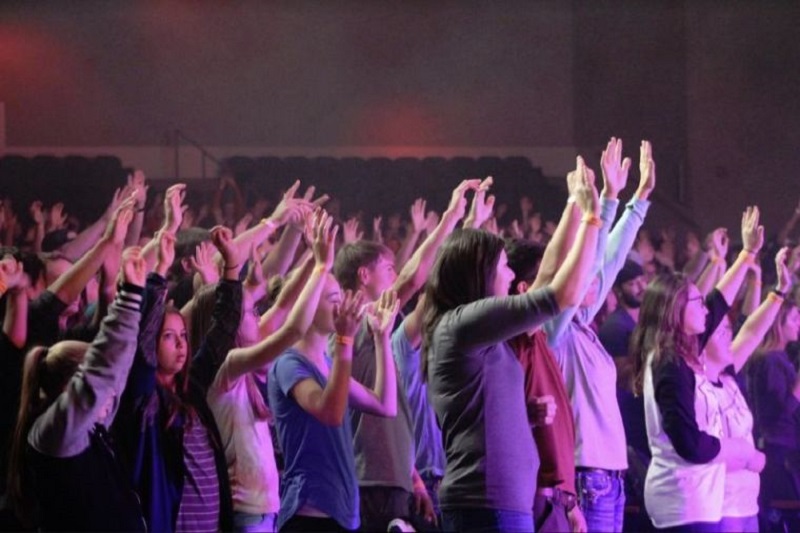 35 millones de jóvenes abandonarán el cristianismo para 2050, prevé informe