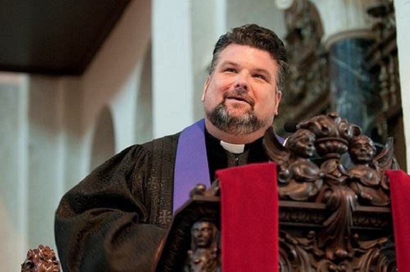 Pastor acusado de violación se suicida y deja a la iglesia en shock