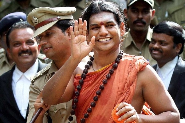 Falsas Religiones: “Hombre-dios” asegura que creará un “país” hindú en Ecuador