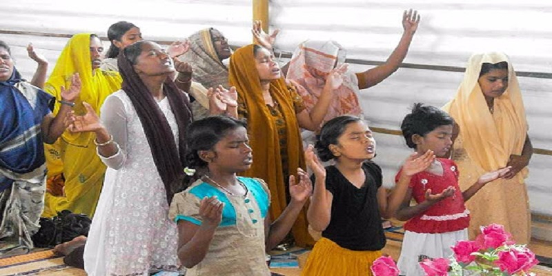 Cristianos que oraban fueron atacados por extremistas en la India