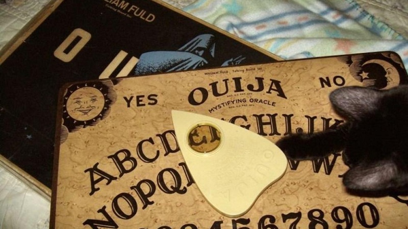 Exorcistas en EEUU: “El yoga es peligroso, la güija abre puertas”