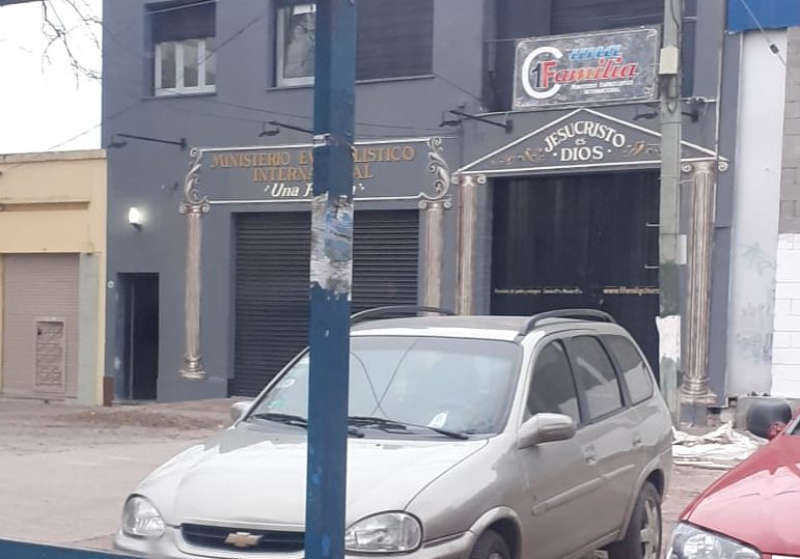 Detienen a treinta personas en iglesia evangélica por incumplir aislamiento