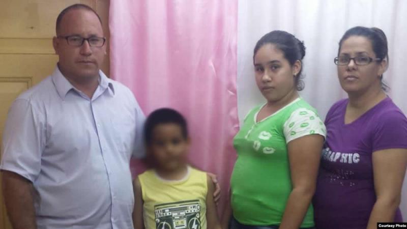 Cuba libera a pastor que fue encarcelado por educar a sus hijos en casa
