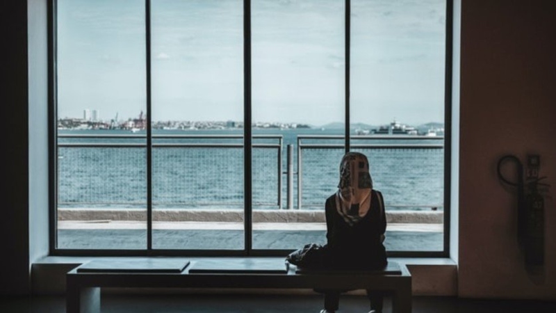 Joven musulmana es golpeada por tener novio cristiano