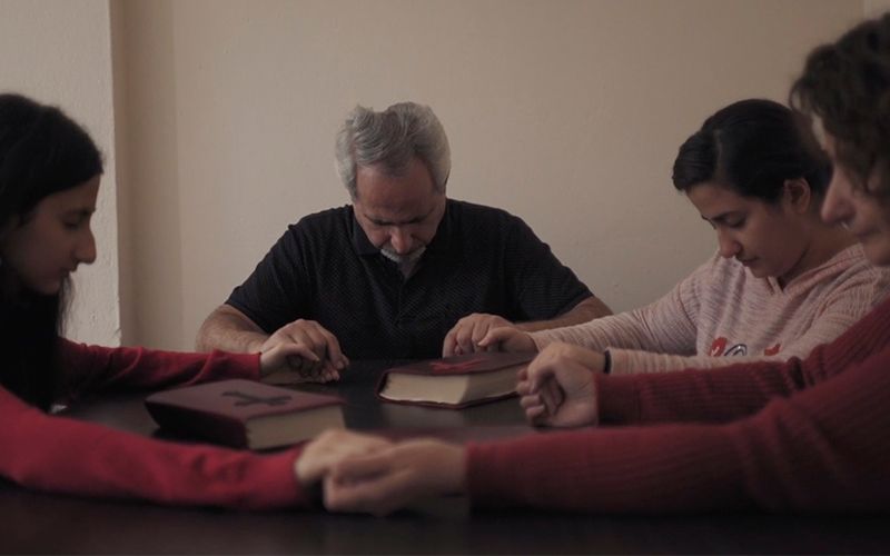 La familia iraní que dejó todo por seguir a Jesús