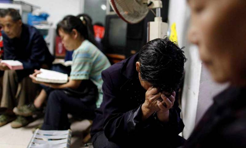China: Nueva ley convierte en «ilegales» las reuniones de la iglesia en línea