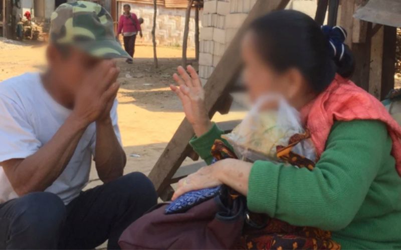 Laos: Budista acepta a Jesús y se convierte en traductora de la Biblia