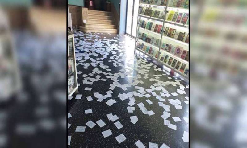 Uruguay: feministas irrumpen en una iglesia y tiran panfletos contra pastor