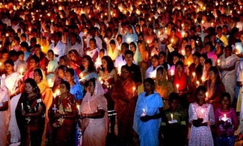 Pastor liberado después que su iglesia realizara vigilia de oración frente a estación policial
