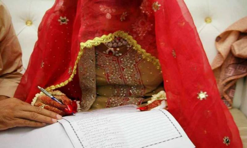 Reino Unido: Niña cristiana acusada de apostasía pide asilo