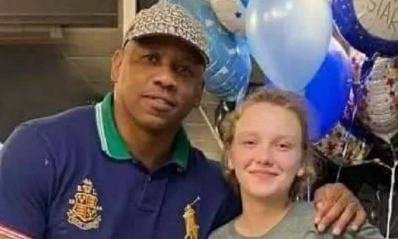 Iglesia dona 12 mil dólares a mesera embarazada