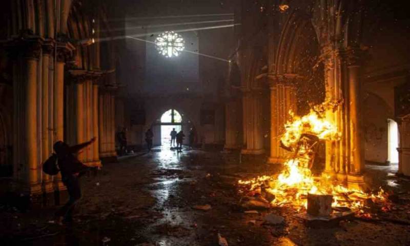 Asesinan a 8 cristianos e incendian iglesia durante un ataque