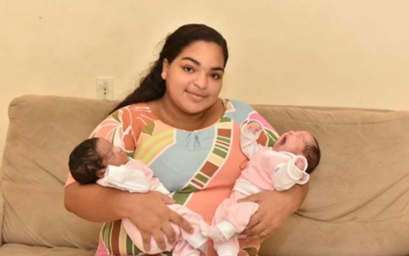 “Dios obró un milagro”, dice madre de gemelas después de ganar la batalla posparto contra el covid-19