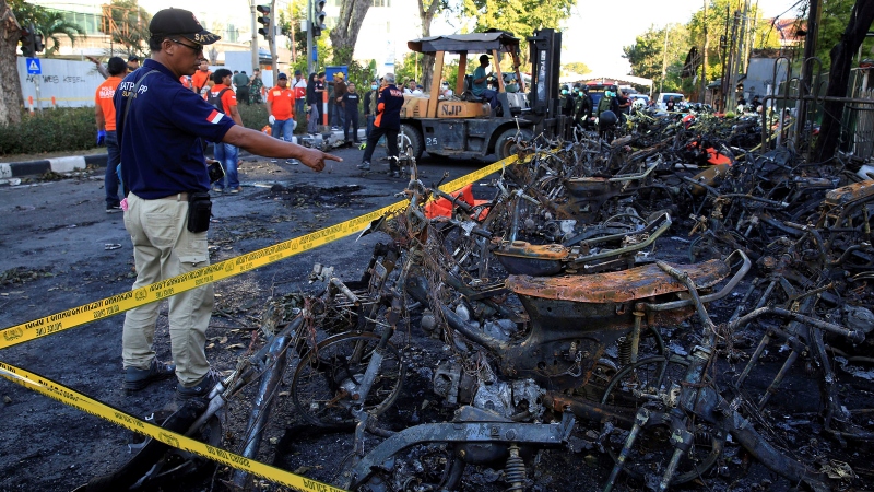 Degollan a 4 cristianos y queman sus casas en Indonesia