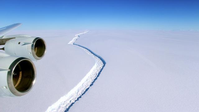 Iceberg gigante se está formando rápidamente en Antártida