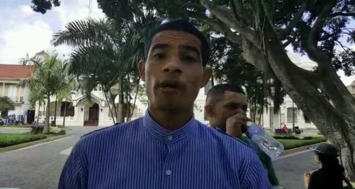 Arrestan a predicador por hablar de Dios en parque Dominicano