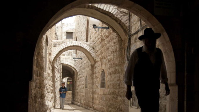 Un grupo de católicos atacaron a un judío en Jerusalém