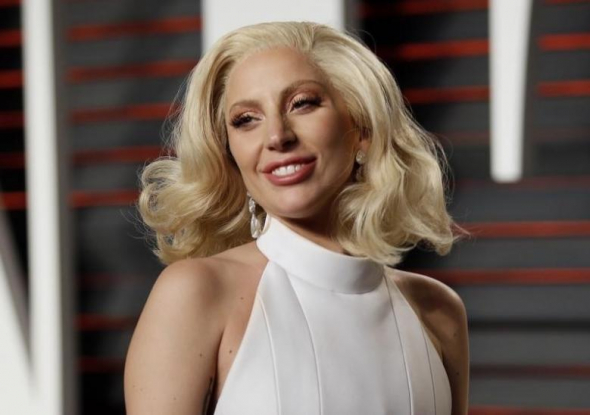 Lady Gaga se siente sola a pesar de su fama, tal como le advirtió su antiguo maestro cristiano