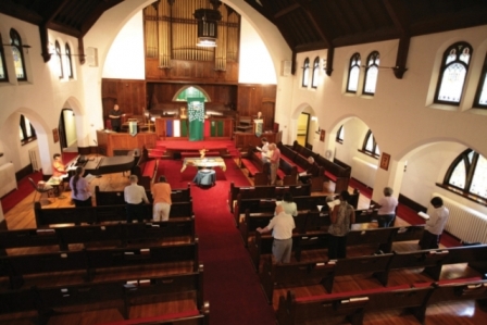Como Lutero, cristianos predican y protestan contra corrupción en iglesias