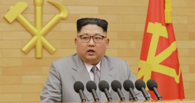 Kim Jong-un vuelve a amenazar a EEUU: “Siempre tengo un botón nuclear en la oficina”